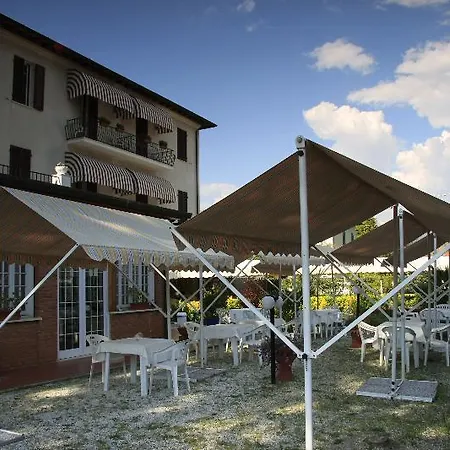 מלון La Pineta Al Mare 3*