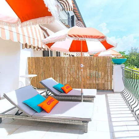 ホテル La Pineta Al Mare 3*