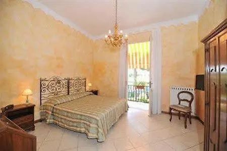 Hotel La Pineta Al Mare 3*