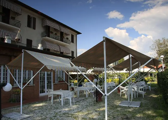 فندق La Pineta Al Mare 3*